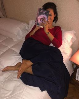 Caterina Balivo feet photo thumbnail