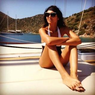 Caterina Balivo feet photo thumbnail