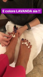 Caterina Balivo feet photo thumbnail