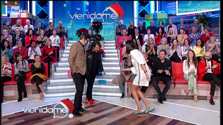 Caterina Balivo feet photo thumbnail