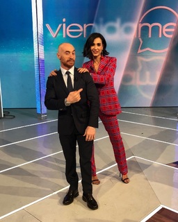 Caterina Balivo feet photo thumbnail