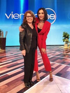 Caterina Balivo feet photo thumbnail