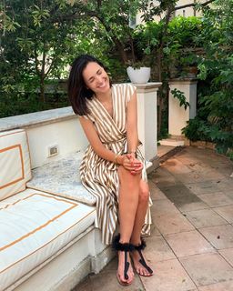 Caterina Balivo feet photo thumbnail