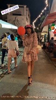 Caterina Balivo feet photo thumbnail