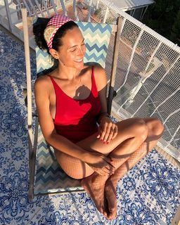 Caterina Balivo feet photo thumbnail