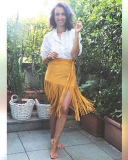 Caterina Balivo feet photo thumbnail