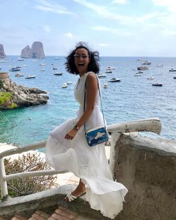 Caterina Balivo feet photo thumbnail