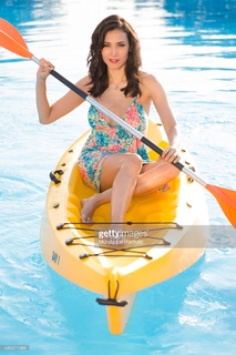 Caterina Balivo feet photo thumbnail