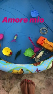 Caterina Balivo feet photo thumbnail