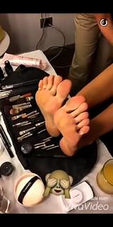 Caterina Balivo feet photo thumbnail