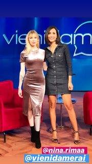 Caterina Balivo feet photo thumbnail