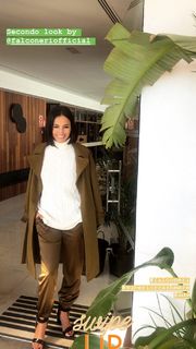 Caterina Balivo feet photo thumbnail