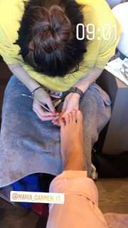 Caterina Balivo feet photo thumbnail