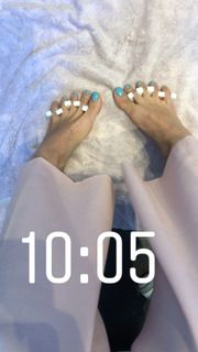 Caterina Balivo feet photo thumbnail
