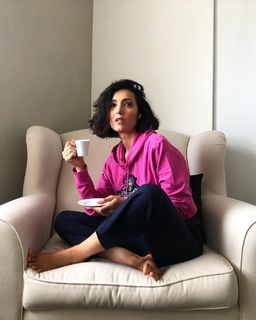 Caterina Balivo feet photo thumbnail