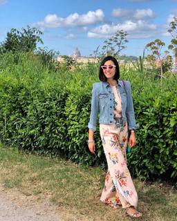 Caterina Balivo feet photo thumbnail