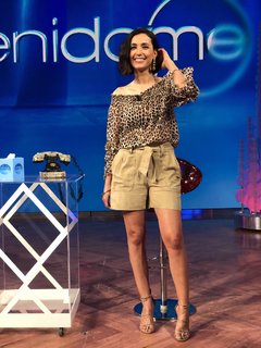 Caterina Balivo feet photo thumbnail