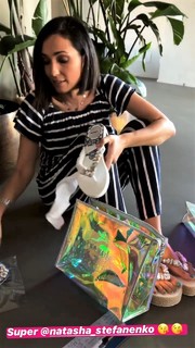 Caterina Balivo feet photo thumbnail