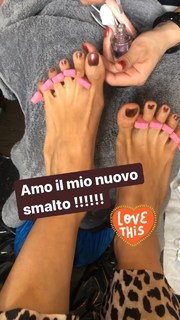 Caterina Balivo feet photo thumbnail