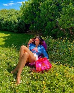 Caterina Balivo feet photo thumbnail