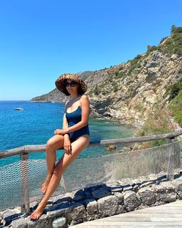 Caterina Balivo feet photo thumbnail