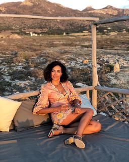 Caterina Balivo feet photo thumbnail