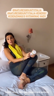 Caterina Balivo feet photo thumbnail