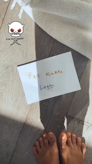 Caterina Balivo feet photo thumbnail