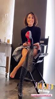 Caterina Balivo feet photo thumbnail