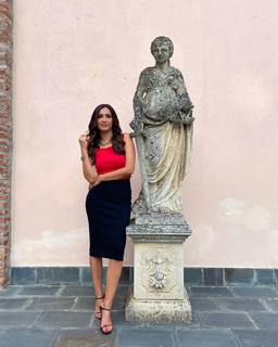 Caterina Balivo feet photo thumbnail