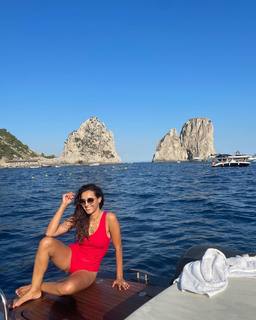 Caterina Balivo feet photo thumbnail