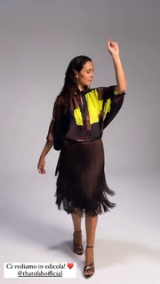 Caterina Balivo feet photo thumbnail