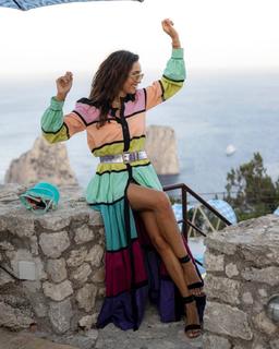 Caterina Balivo feet photo thumbnail