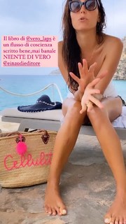 Caterina Balivo feet photo thumbnail