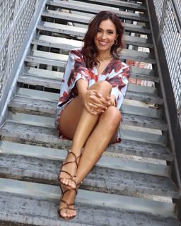 Caterina Balivo feet photo thumbnail
