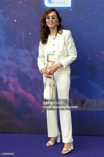 Caterina Balivo feet photo thumbnail