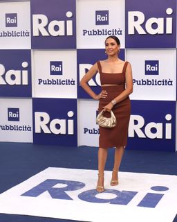 Caterina Balivo feet photo thumbnail