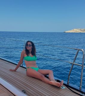 Caterina Balivo feet photo thumbnail