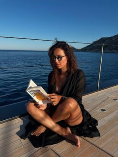 Caterina Balivo feet photo thumbnail