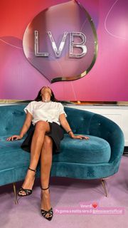 Caterina Balivo feet photo thumbnail