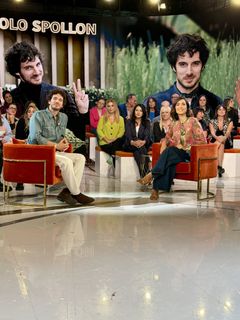 Caterina Balivo feet photo thumbnail