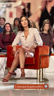 Caterina Balivo feet photo thumbnail