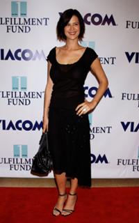 Catherine Bell feet photo thumbnail