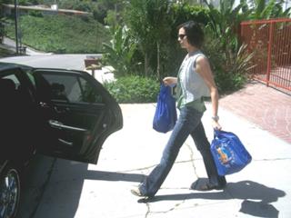 Catherine Bell feet photo thumbnail
