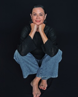 Catherine Bell feet photo thumbnail