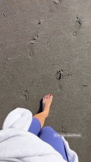 Catherine Bell feet photo 2