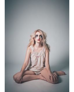 Catherine Corcoran feet photo 12