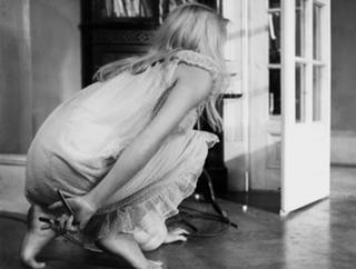 Catherine Deneuve feet photo thumbnail