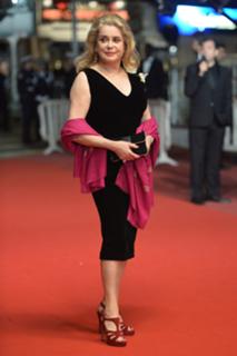 Catherine Deneuve feet photo thumbnail