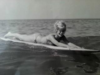 Catherine Deneuve feet photo thumbnail